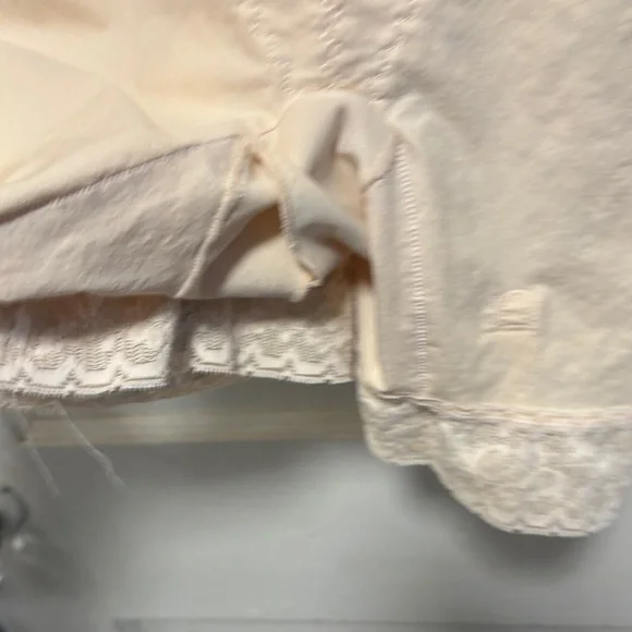 Vintage The Smoother Cream Women's Shapewear and Garter Undergarments Girdle 40